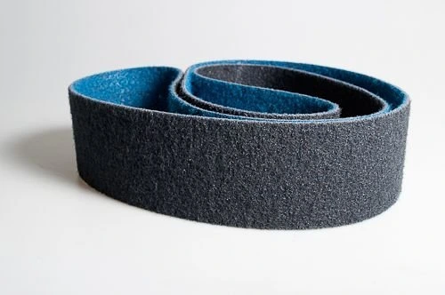 Brusný pás z netkané textilie