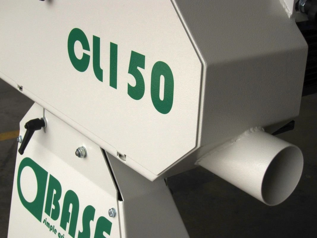 NS CL150 - stojanová pásová bruska - vývod pro odsávání