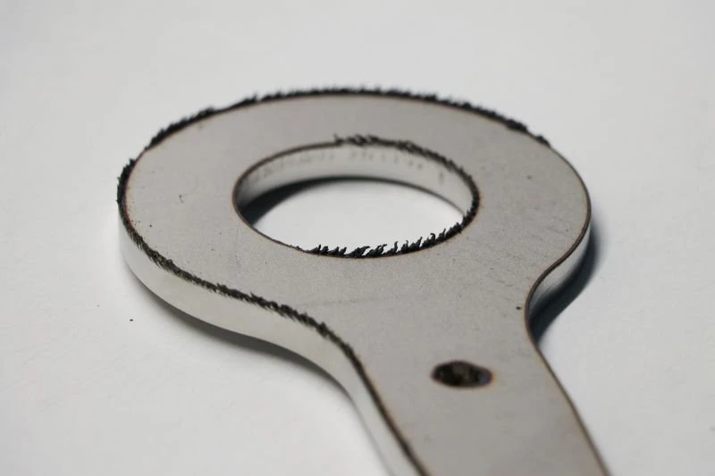 NS DM1100 Z - Odjehlovací stroj - širokopásová bruska - obrobek před broušením