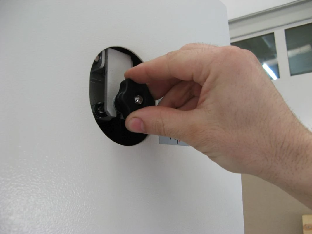 NS FC120 ZK - pásová bruska - manuální vycentrování brusného pásu