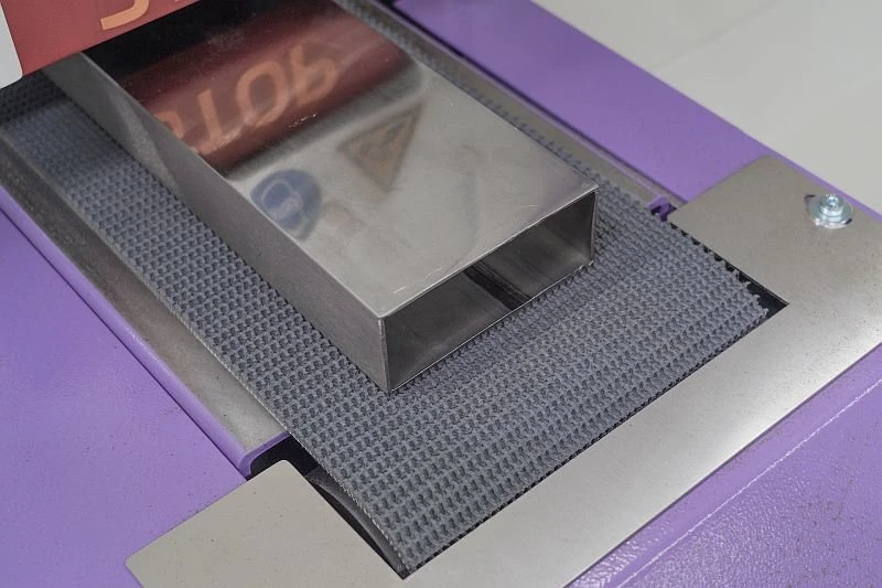 NS FG170 ZK - pásová bruska - hranatý profil před opracováním