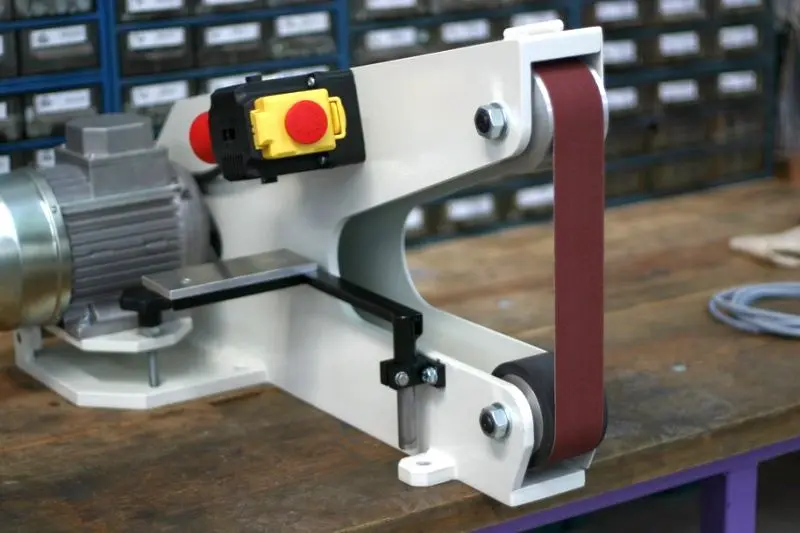 NS LB50 - Stolní pásová bruska - broušení na kontaktním kotouči nebo na volném pásu