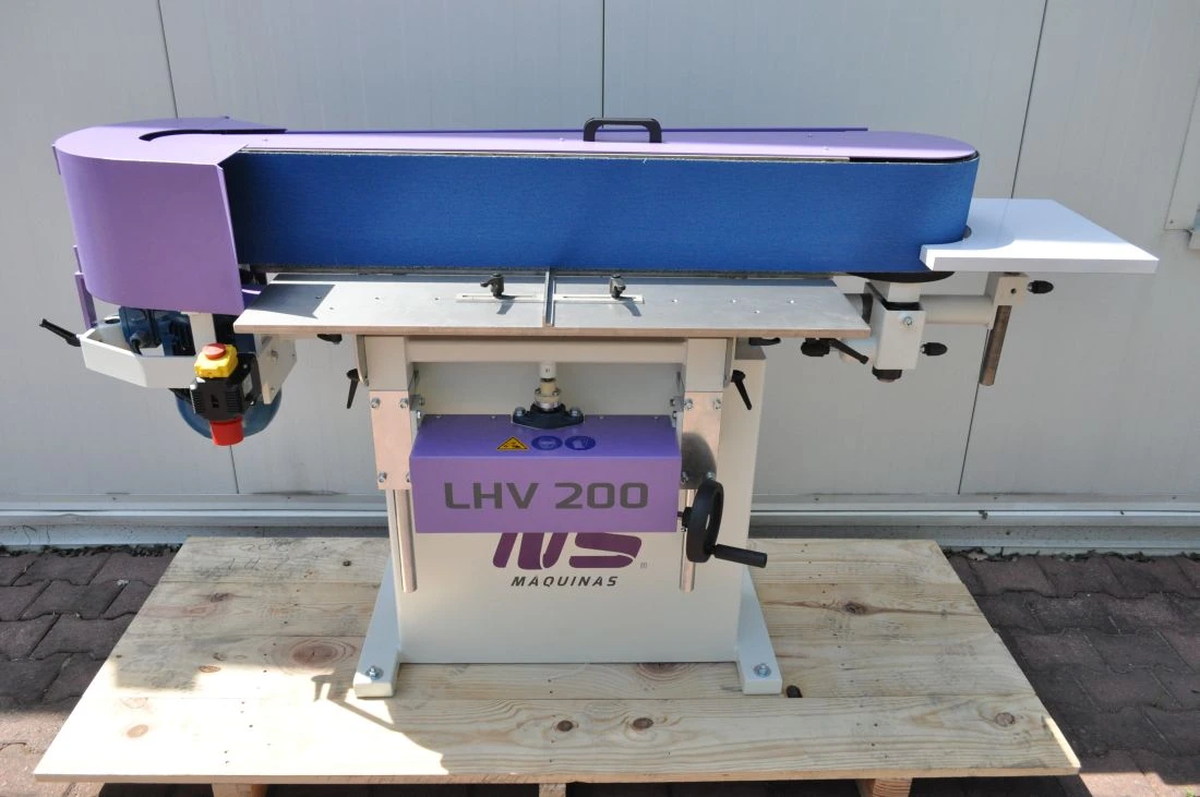 NS LHV200 - pásová bruska s pásem ve vertikální poloze