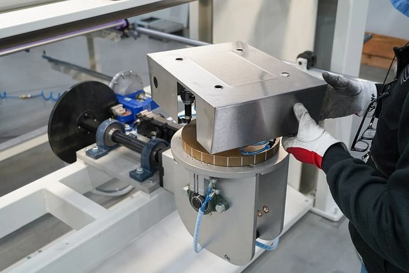 Pásová bruska NS LMD2500 2Z se 2 dlouhými pásy - 3D manipulační hlava