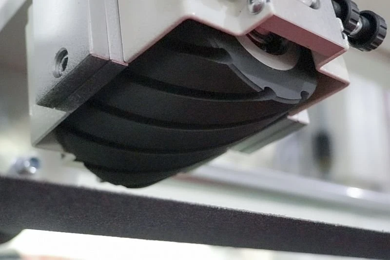 Pásová bruska NS LMD2500 - jednotka s upnutým kontaktním válcem