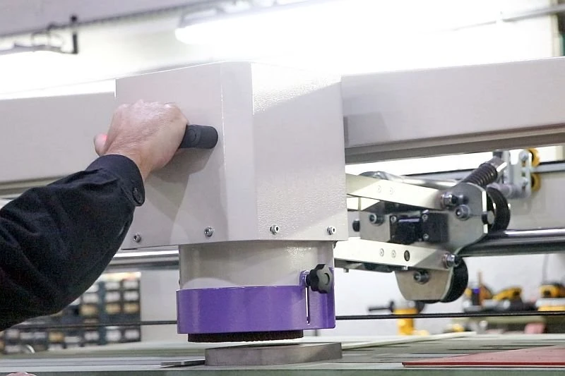 Pásová bruska NS LMD2500 - jednotka s kotoučem pro odjehlování a zaoblení hran