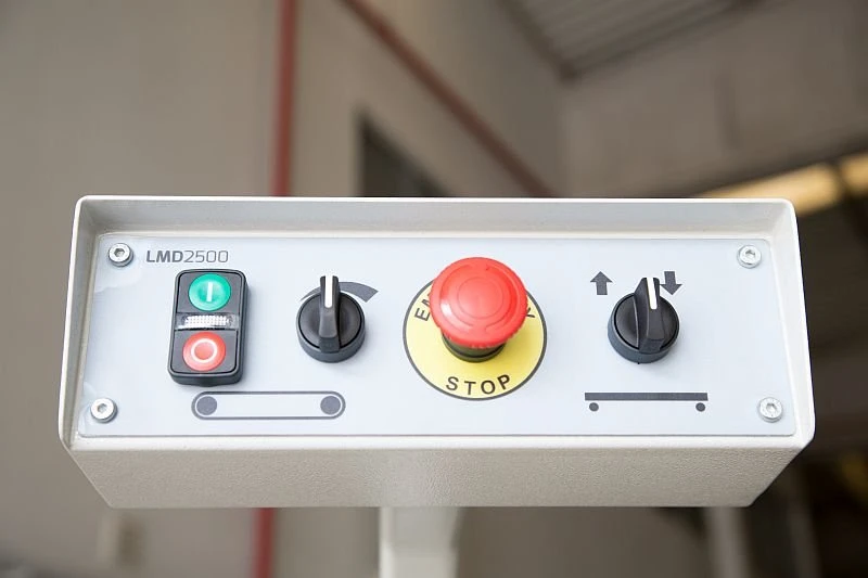 Pásová bruska NS LMD2500 - ovládací panel