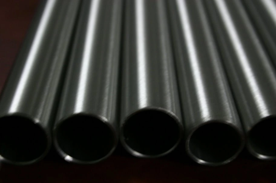 Kartáčovací a leštící stroje