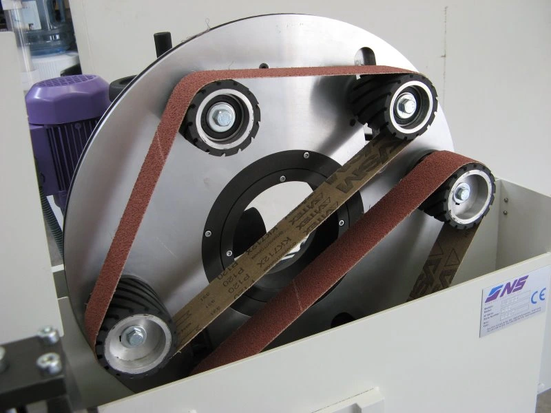 Planetární kolo s brusnými pásy