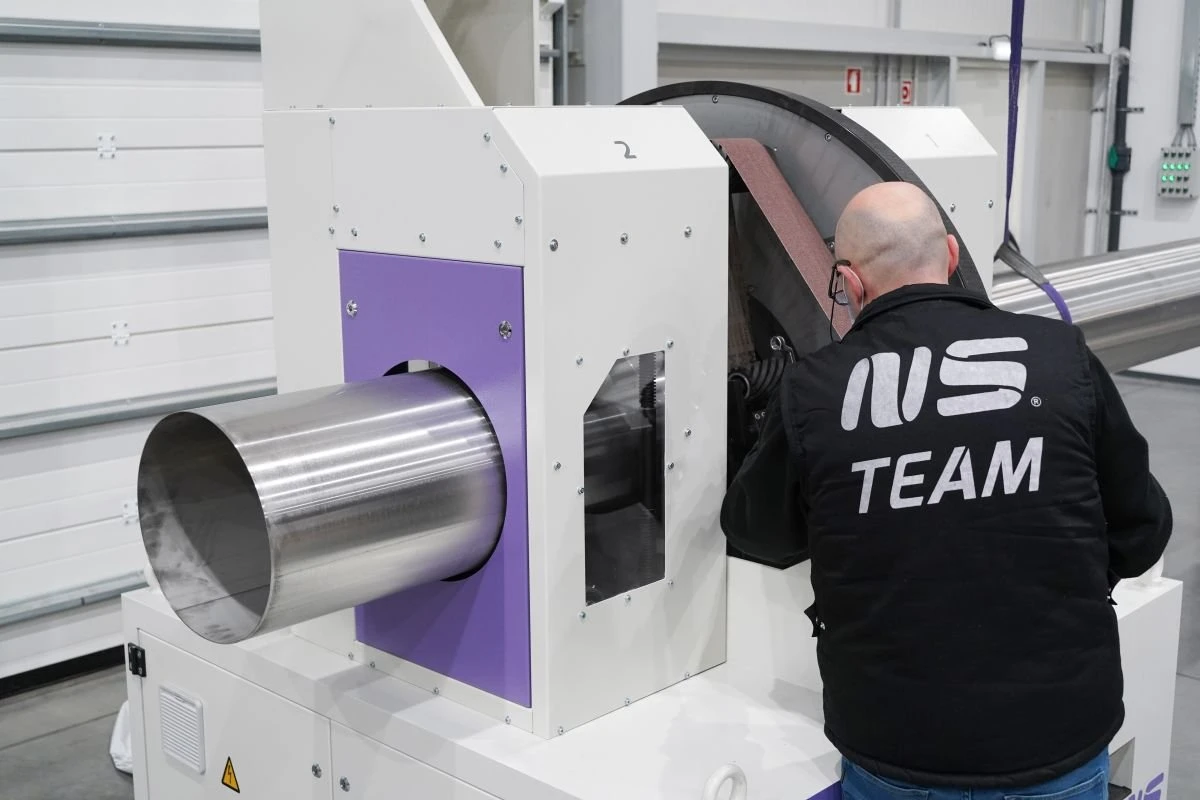 NS ML350 - Pásová bruska na trubky - kontrola brusných pásů