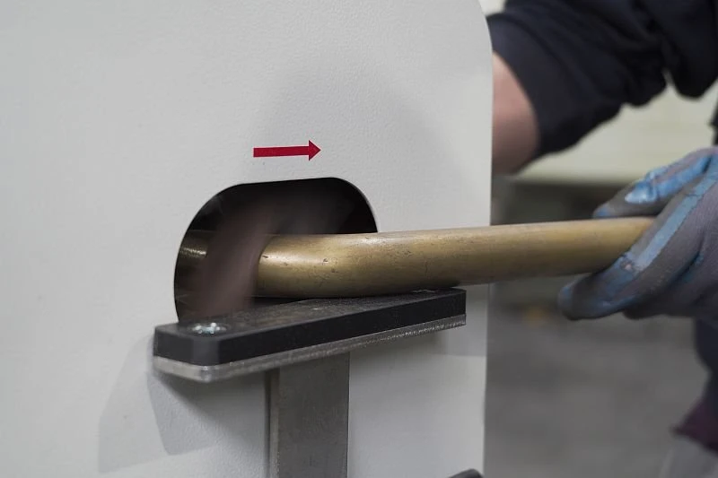 NS ML50 - Pásová bruska na trubky - broušení ohýbaných trubek