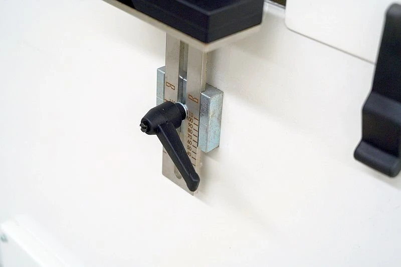 NS ML75 - Pásová bruska na rovné a ohýbané trubky - výškově stavitelné opěrky pro ruční broušení trubek