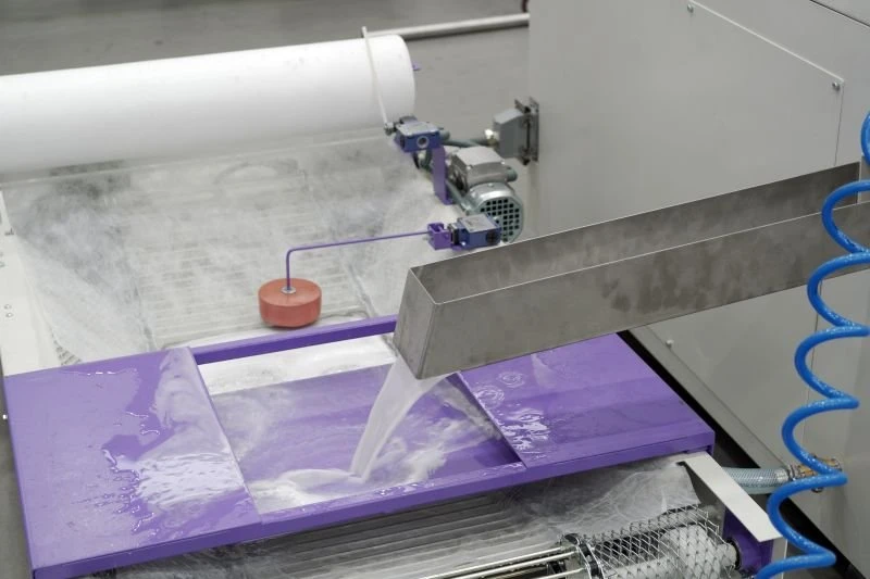 Dvouhlavá pásová bruska na trubky NS MLW100 2Z - okruh s chladící kapalinou - filtrace