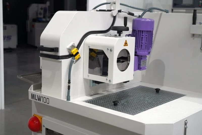 NS MLW100 - Pásová bruska na trubky s vodním chlazením