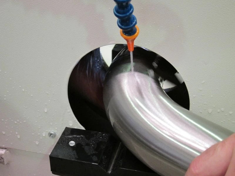 NS MLW100 - Pásová bruska na trubky - broušení ohýbaných trubek