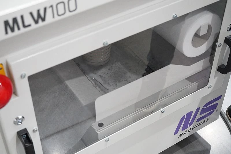 NS MLW100 - Pásová bruska na trubky s vodním chlazením - filtrace