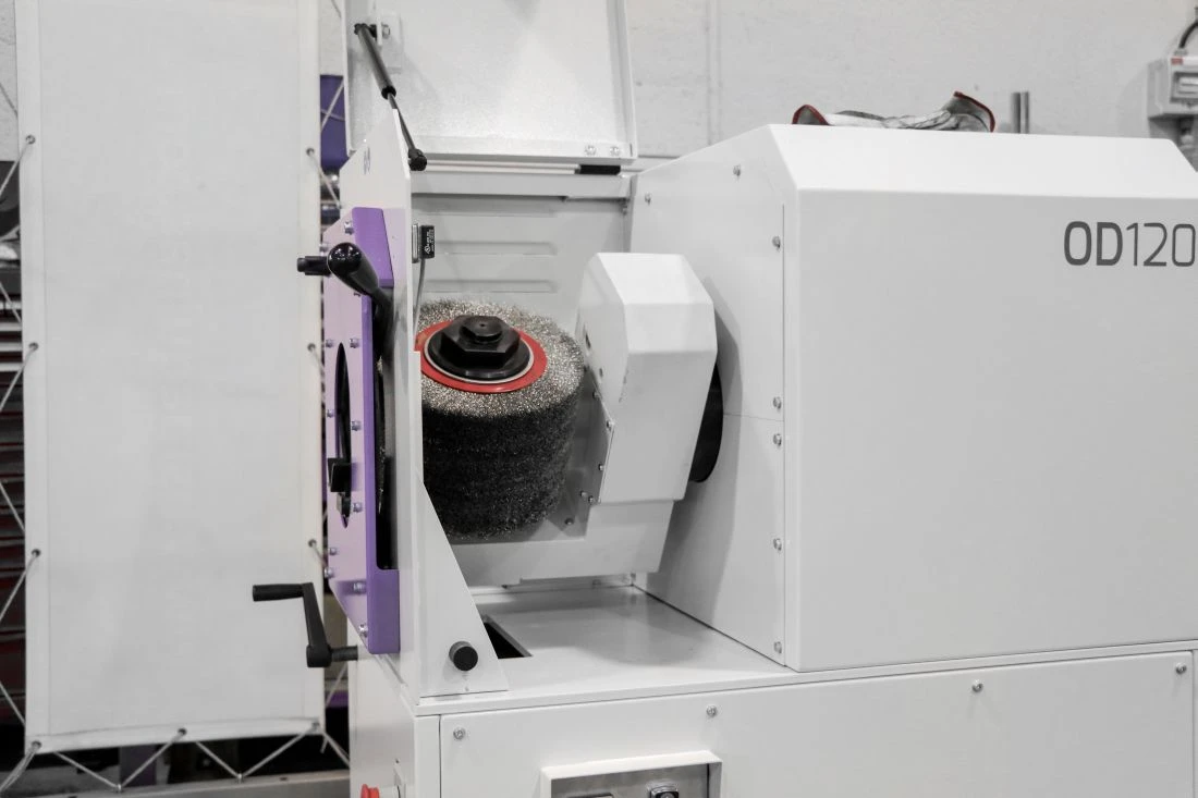 NS OD120 - Kartáčovačka pro odjehlování trubek - hlava s pracovním kartáčem