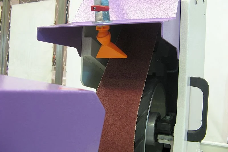 NS RC200 - Pásová bruska a leštička na trubky - kontaktní kolo s brusným pásem